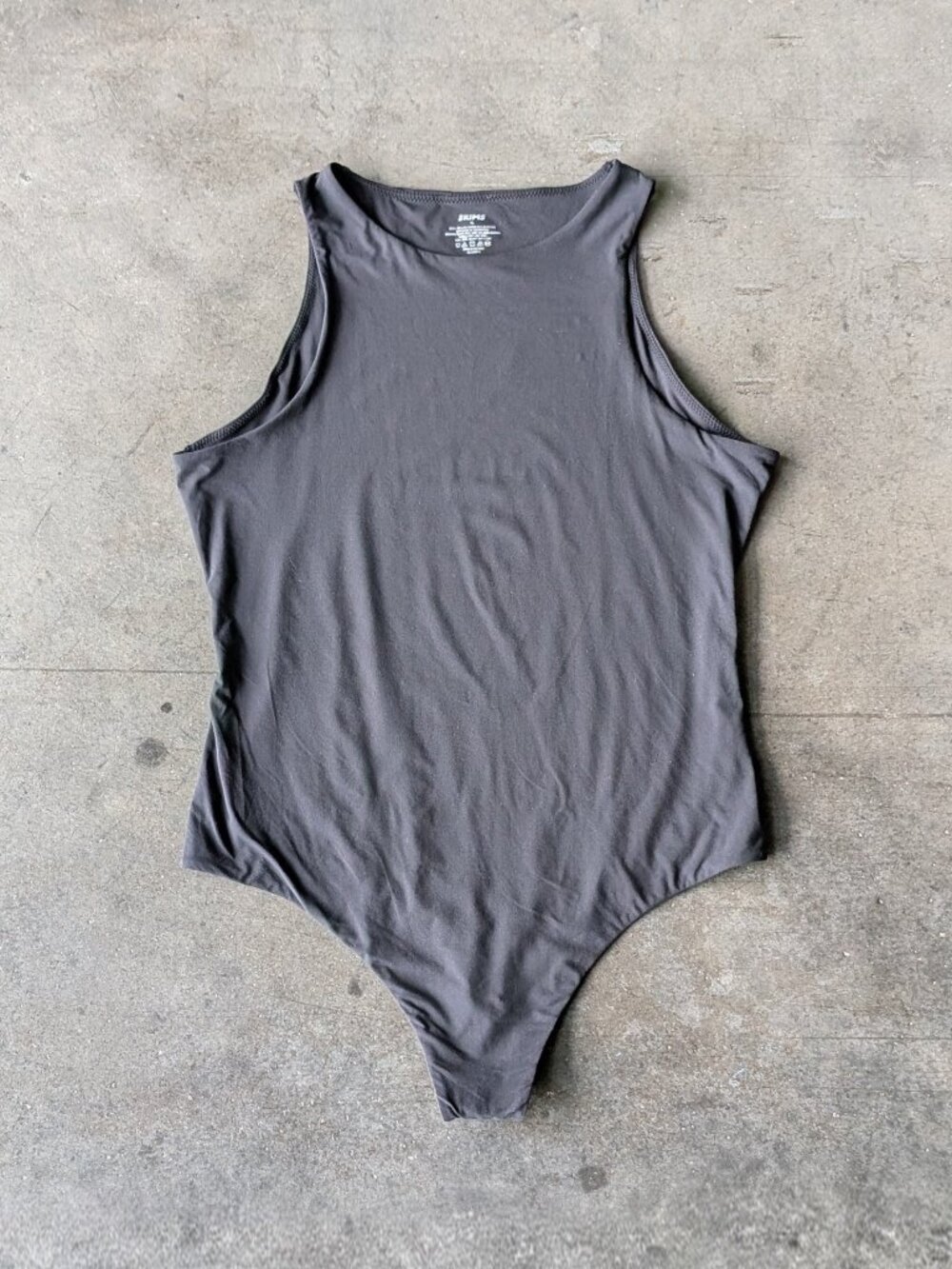 SKIMS Fits Everybody High Neck Bodysuit in Onyx Black size XL